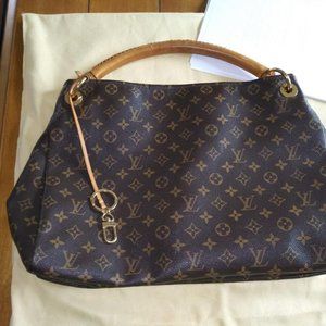 Louis Vuitton Artsy MM Tote